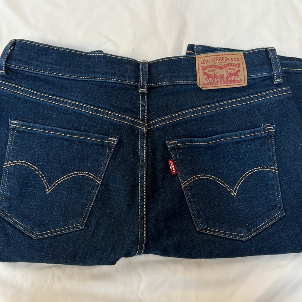 Levi’s Women Bermuda Shorts Sz 26